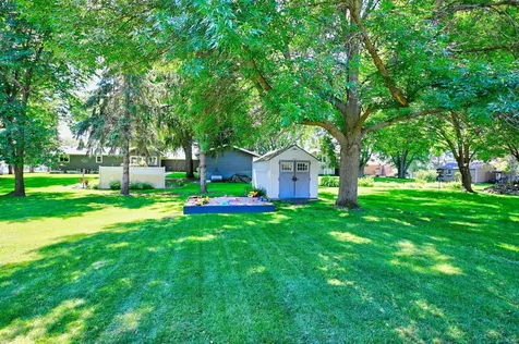 1912 Parkview Road NE Alexandria MN 56308