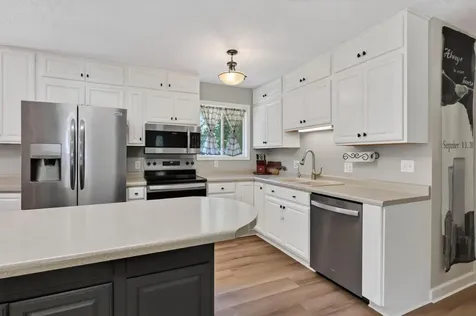 1912 Parkview Road NE Alexandria MN 56308