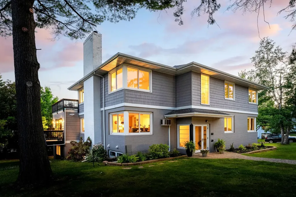225 N 26th Avenue E Duluth MN 55812