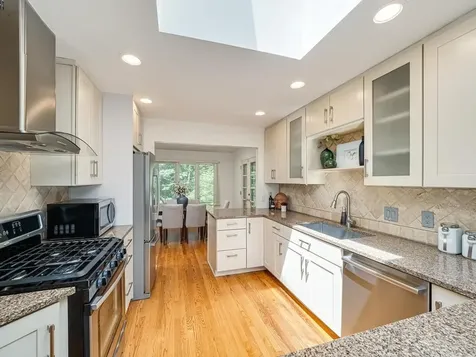 15208 Crown Drive Minnetonka MN 55345