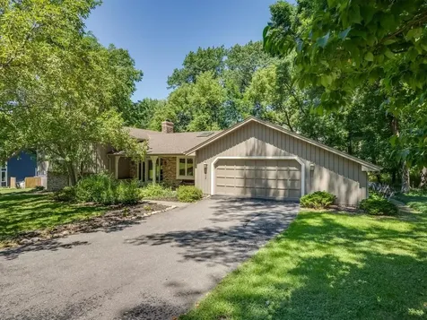 15208 Crown Drive Minnetonka MN 55345