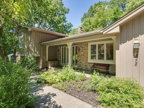 15208 Crown Drive Minnetonka MN 55345