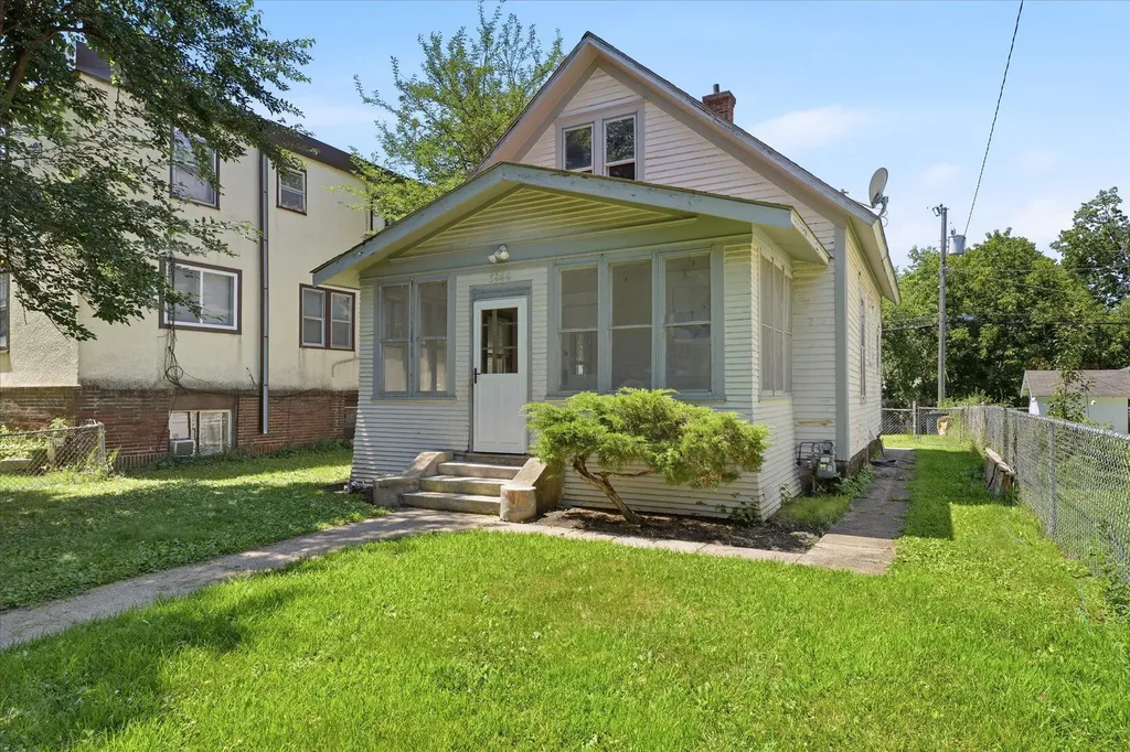 3944 Oakland Avenue Minneapolis MN 55407