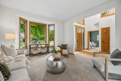 6699 Mulberry Circle E Chanhassen MN 55317