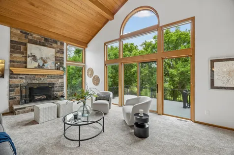 6699 Mulberry Circle E Chanhassen MN 55317