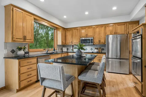 6699 Mulberry Circle E Chanhassen MN 55317