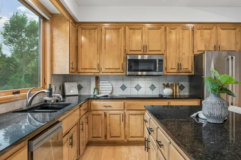 6699 Mulberry Circle E Chanhassen MN 55317