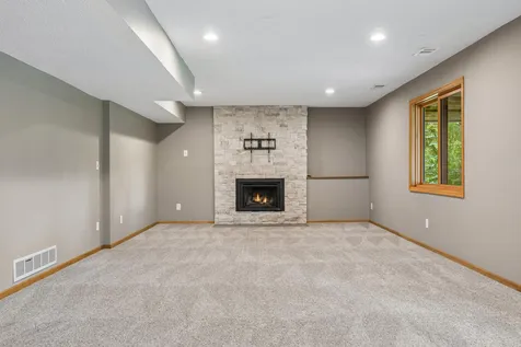 6699 Mulberry Circle E Chanhassen MN 55317