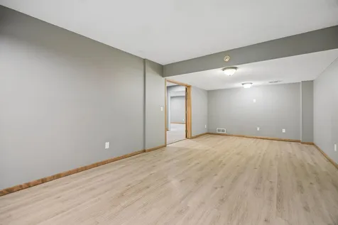 6699 Mulberry Circle E Chanhassen MN 55317