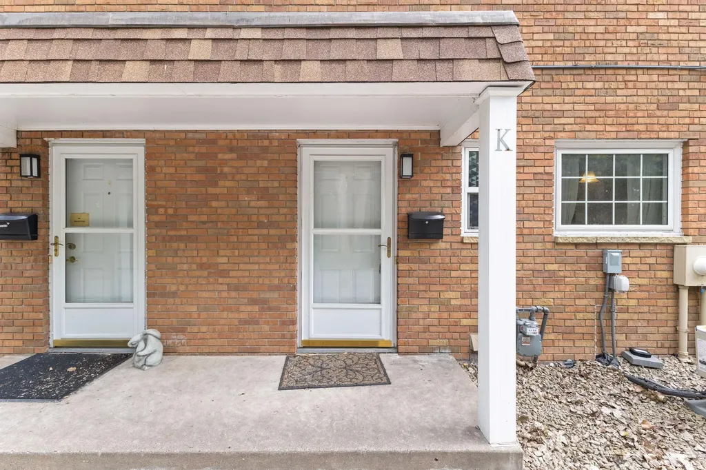 1860 Mcmenemy Street Maplewood MN 55117