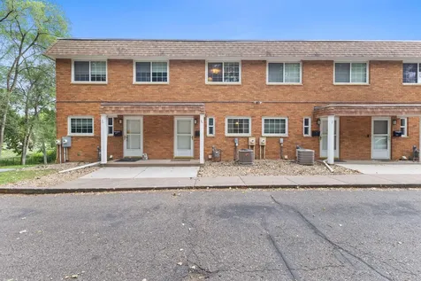 1860 Mcmenemy Street Maplewood MN 55117