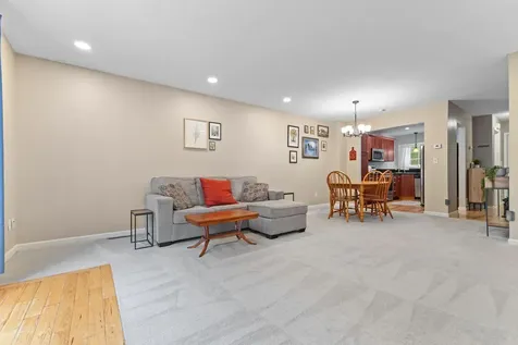 1860 Mcmenemy Street Maplewood MN 55117