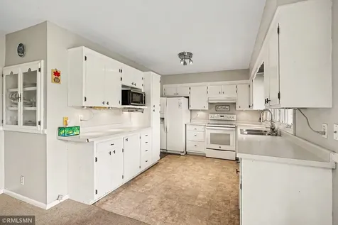 981 Oriole Drive Apple Valley MN 55124