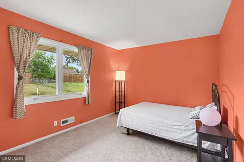 981 Oriole Drive Apple Valley MN 55124