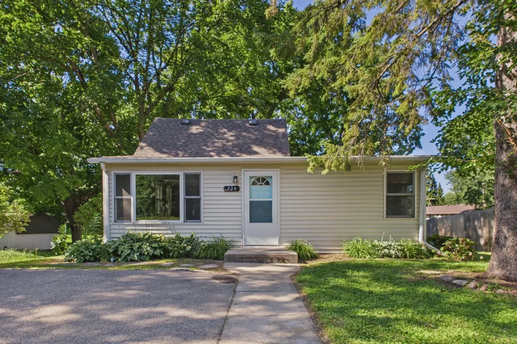224 W 78th Street Chanhassen MN 55317
