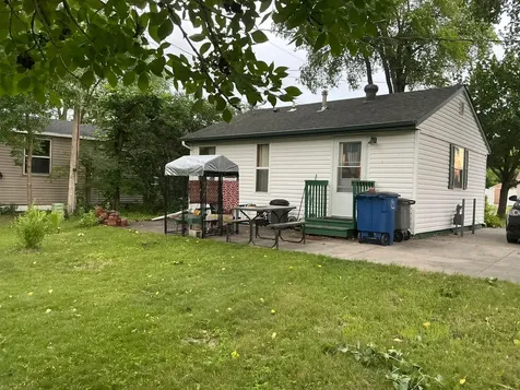 1912 N 6th Avenue N Moorhead MN 56560