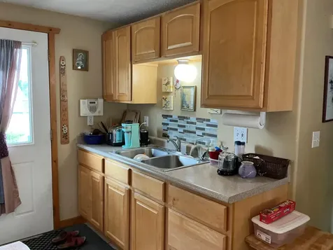 1912 N 6th Avenue N Moorhead MN 56560