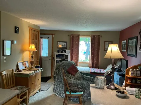 1912 N 6th Avenue N Moorhead MN 56560