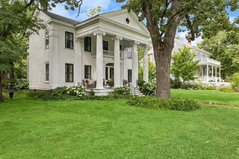 223 Walnut Street Saint Paul MN 55102