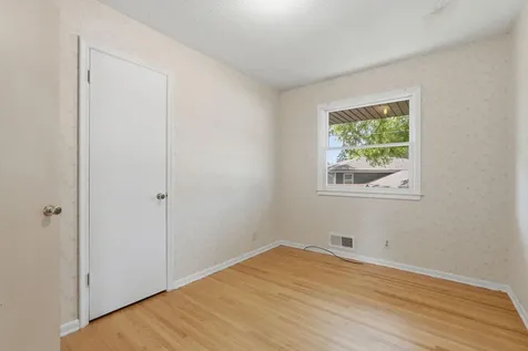 2122 Mesabi Avenue North Saint Paul MN 55109