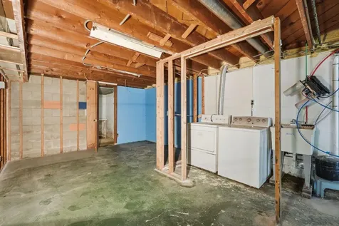 2122 Mesabi Avenue North Saint Paul MN 55109