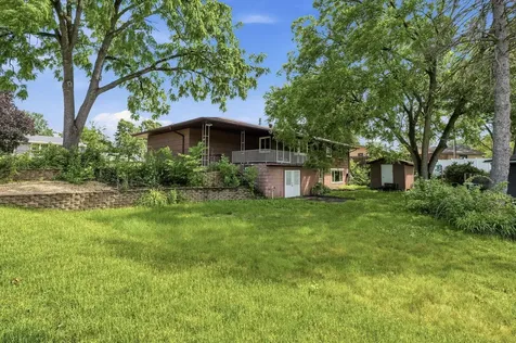 2122 Mesabi Avenue North Saint Paul MN 55109