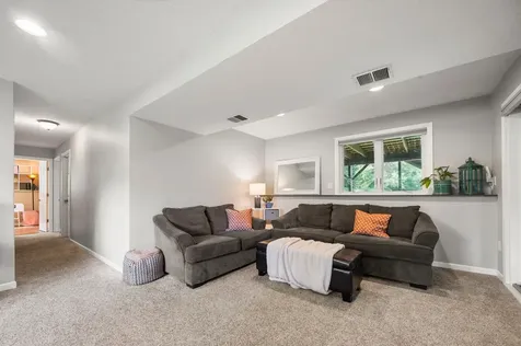 4806 Shevlin Court Eagan MN 55122