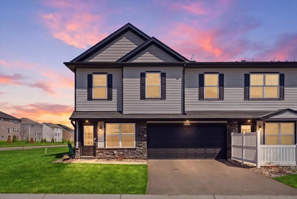 5245 Long Pointe Pass Woodbury MN 55129