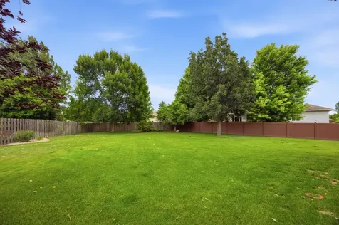 4825 Meadow Creek Drive S Fargo ND 58104