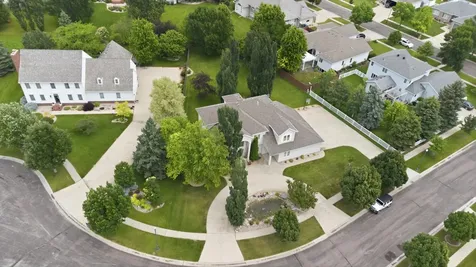 4825 Meadow Creek Drive S Fargo ND 58104