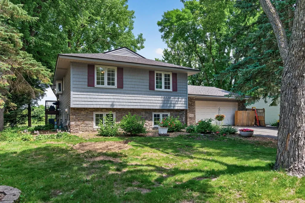 10332 102nd Place N Maple Grove MN 55369