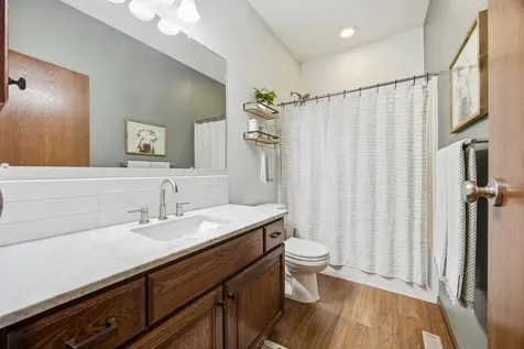 90 6th Street E Horace ND 58047