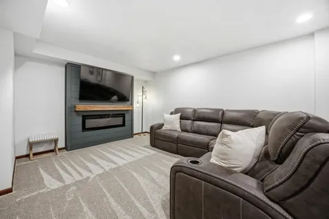 90 6th Street E Horace ND 58047
