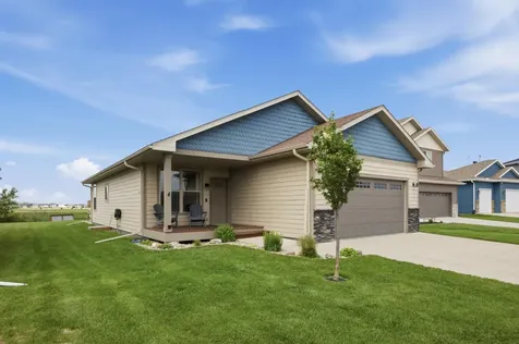 90 6th Street E Horace ND 58047