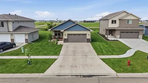 90 6th Street E Horace ND 58047