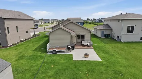 90 6th Street E Horace ND 58047