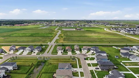 90 6th Street E Horace ND 58047