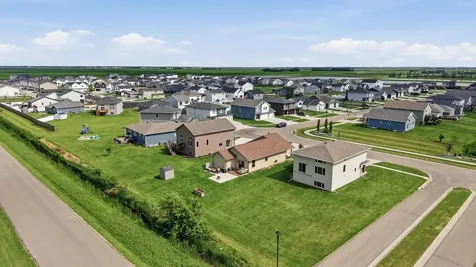 90 6th Street E Horace ND 58047