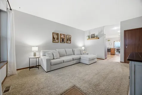 90 6th Street E Horace ND 58047