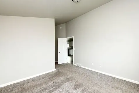 2046 W 11th Street W West Fargo ND 58078