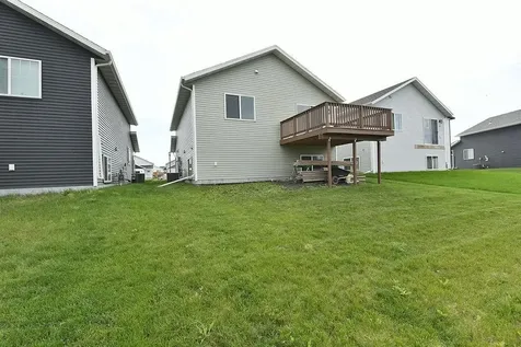 2046 W 11th Street W West Fargo ND 58078