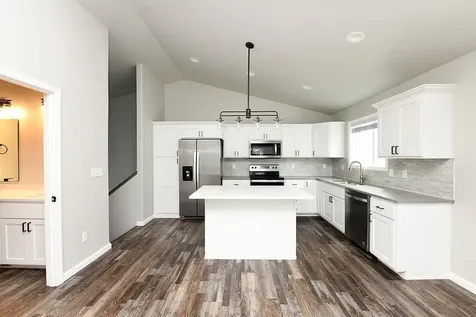 2046 W 11th Street W West Fargo ND 58078