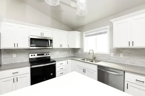 2046 W 11th Street W West Fargo ND 58078
