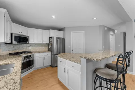 2014 Fox Valley Drive SW Rochester MN 55902