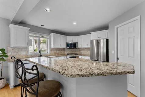 2014 Fox Valley Drive SW Rochester MN 55902