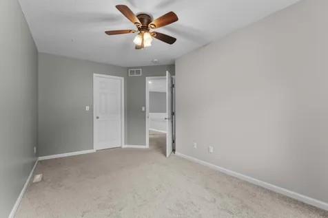 2014 Fox Valley Drive SW Rochester MN 55902