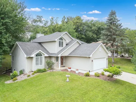 2014 Fox Valley Drive SW Rochester MN 55902