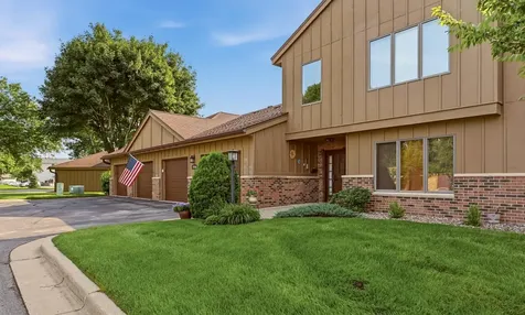 1808 Lakeview Court SW Rochester MN 55902