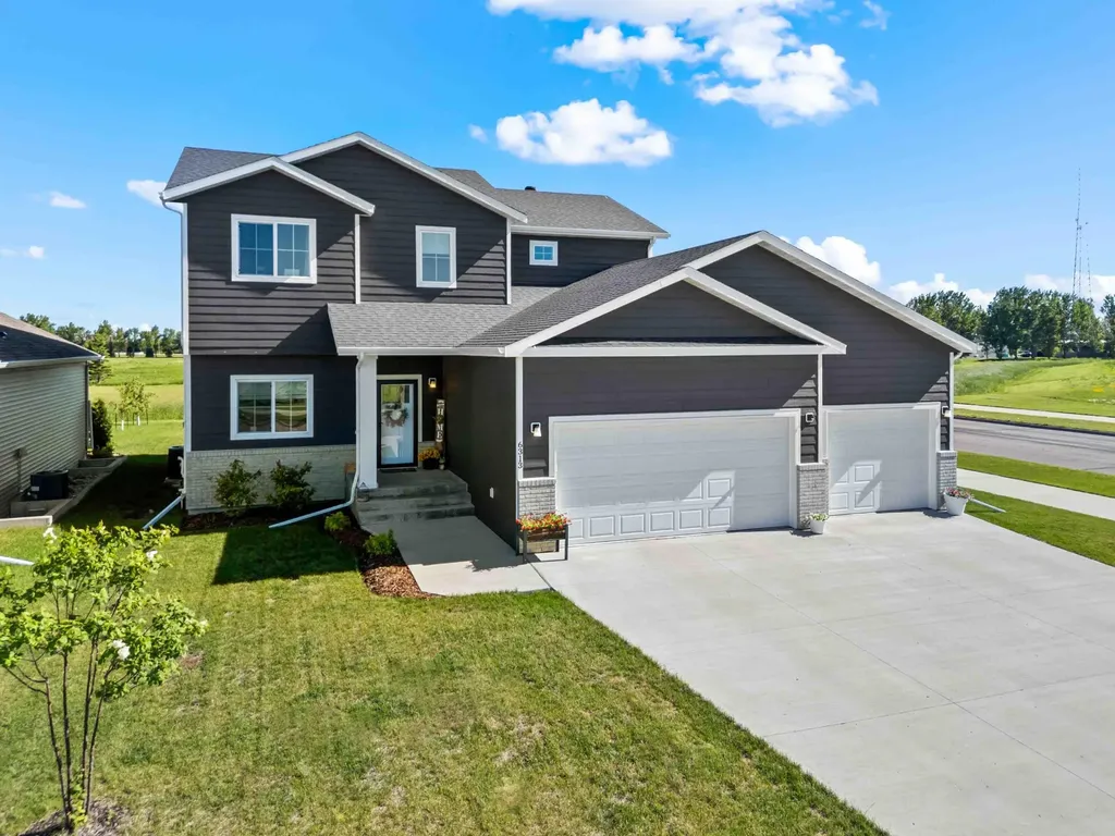 6313 54th Avenue S Fargo ND 58104