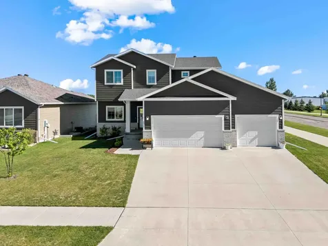 6313 54th Avenue S Fargo ND 58104